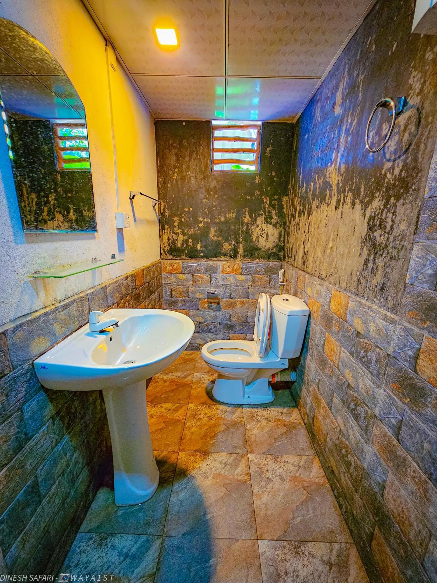 Dinesh Safari Homestay อุดาวาลาเว ภายนอก รูปภาพ