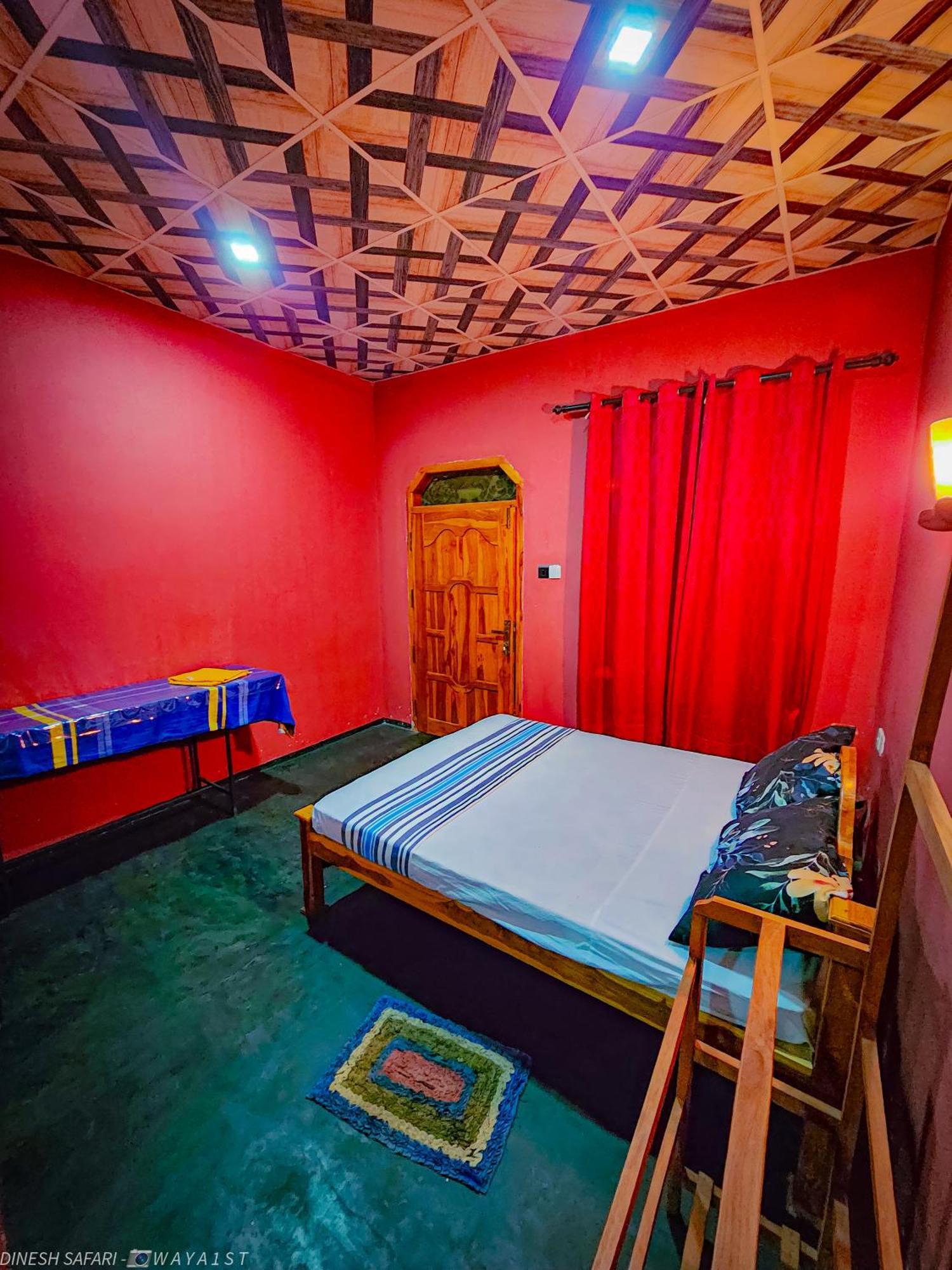 Dinesh Safari Homestay อุดาวาลาเว ภายนอก รูปภาพ