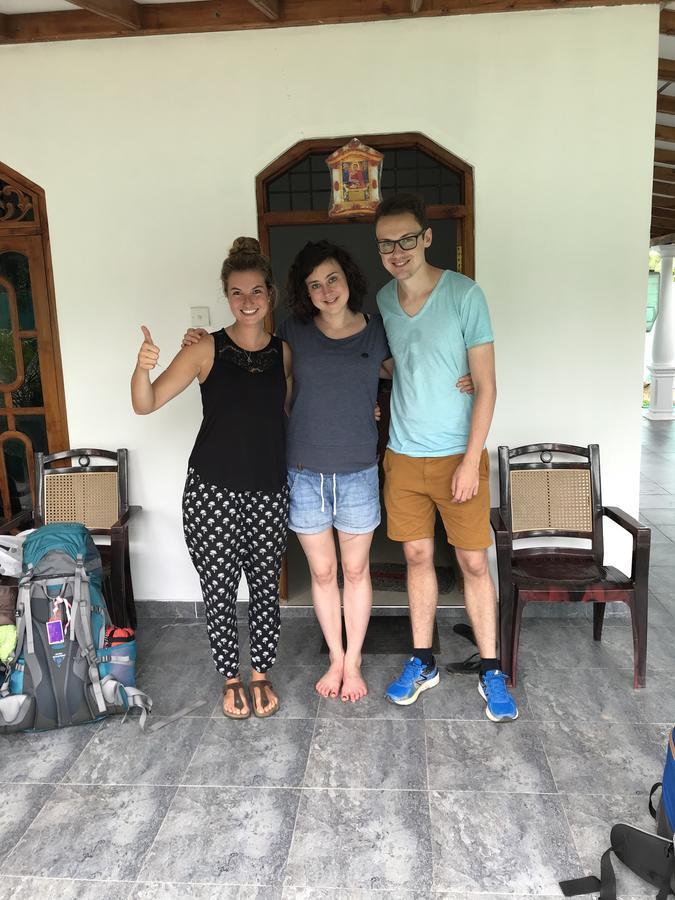 Dinesh Safari Homestay อุดาวาลาเว ภายนอก รูปภาพ